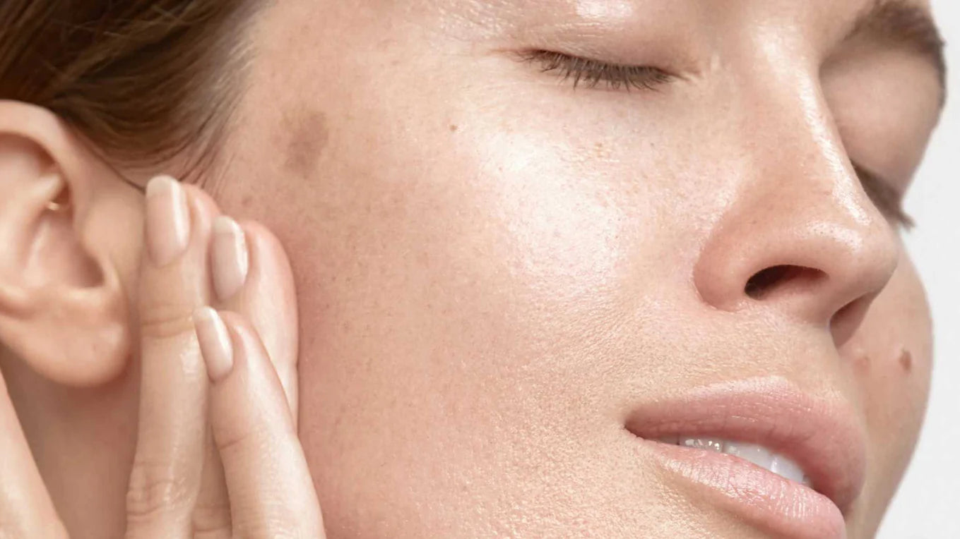 hva forårsaker ujevn hudtone?