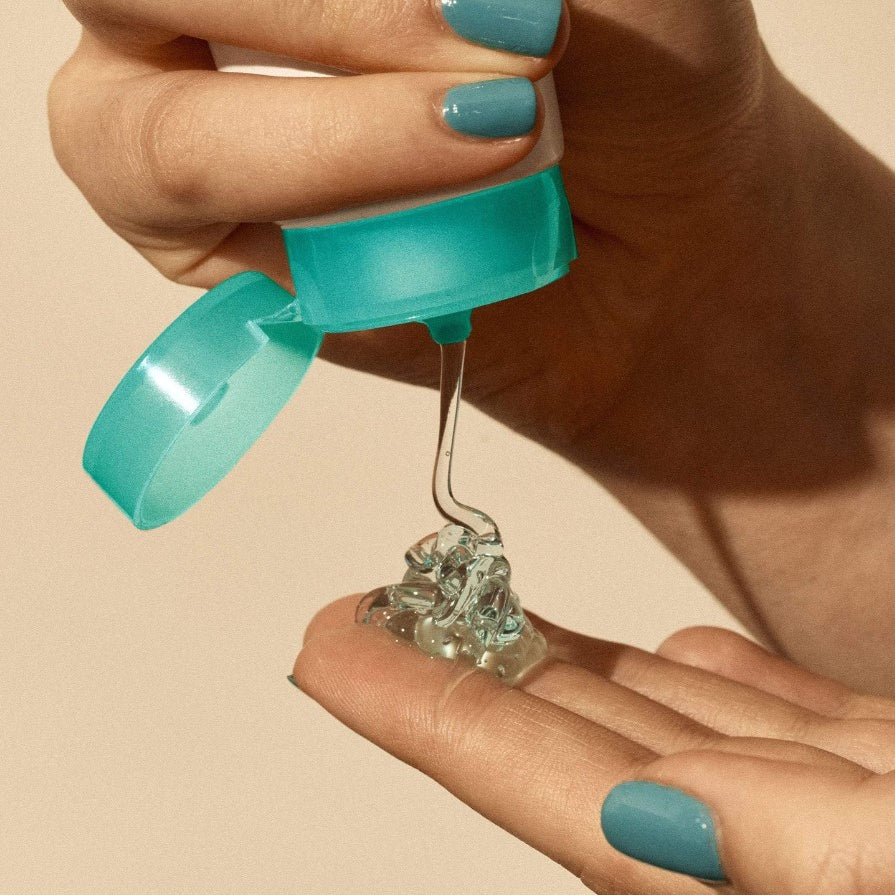 clear start cooling aqua jelly påføring hender