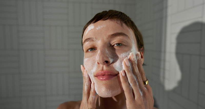 akneutsatt hud og tilstoppede porer - derfor kan daily microfoliant hjelpe