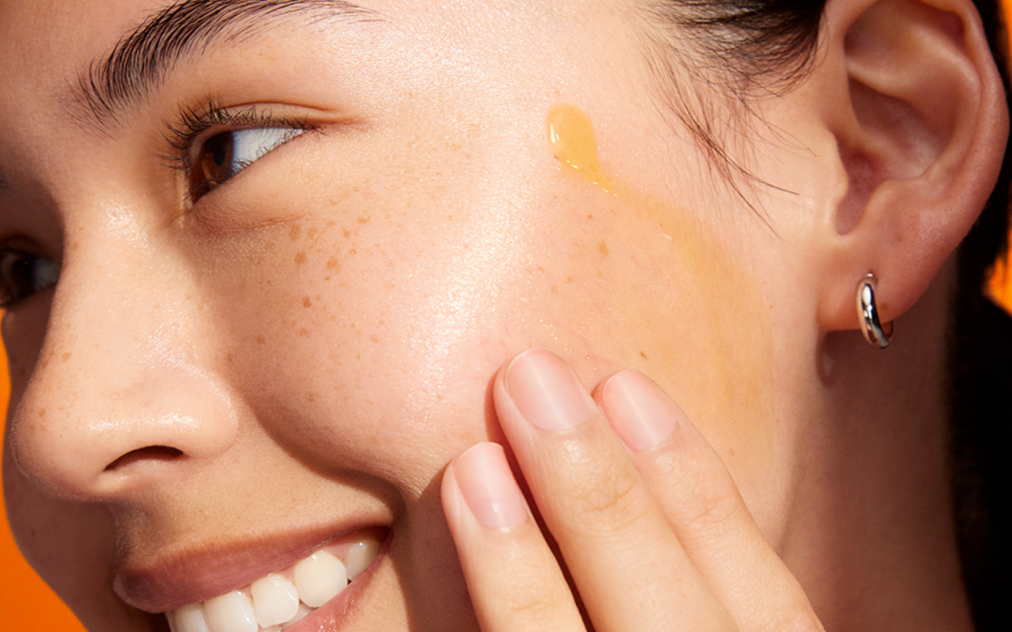 slik inkluderer du vitamin c serum i din hudpleierutine