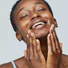 Dermalogica PreCleanse påføring på ansikt